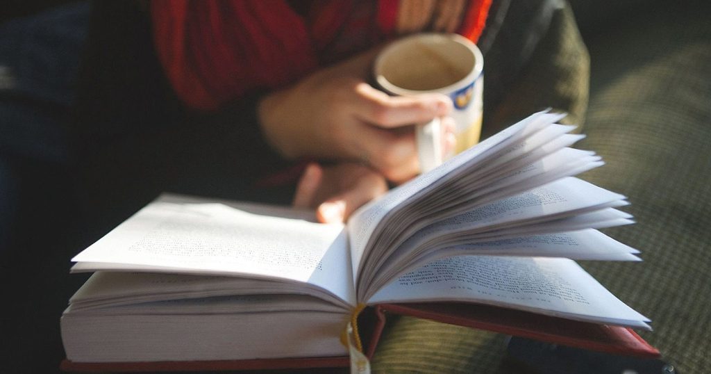 Menggali Lebih Dalam tentang Antonim Dialog dan Sinonimnya