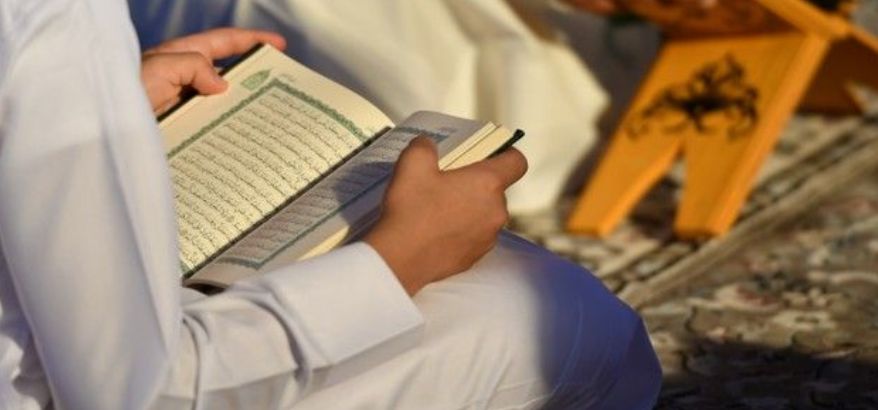 Al Quran Mudah Diakses sebagai Solusi Ibadah di Era Digital