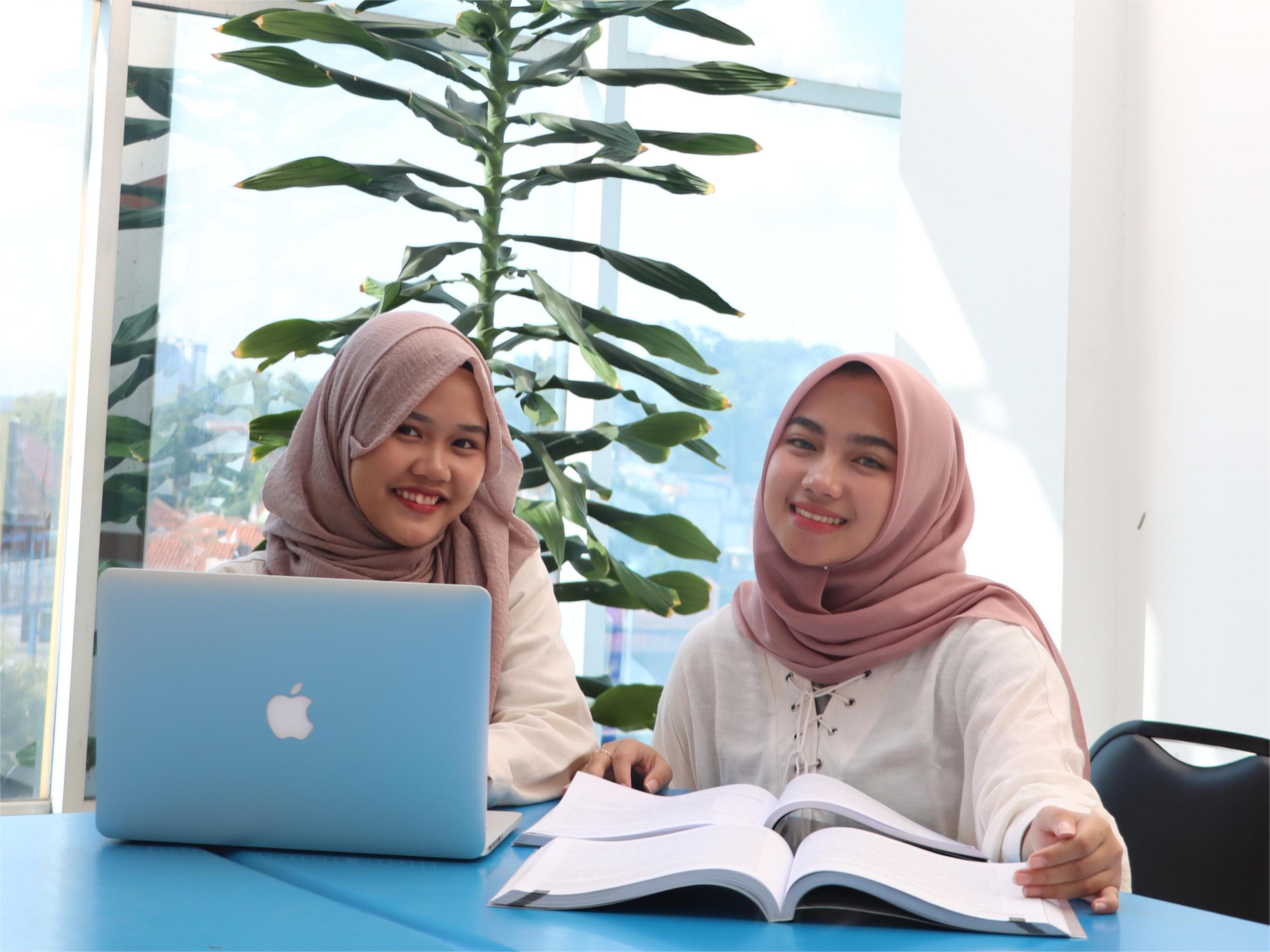 Mahasiswa, Jangan Ketinggalan! Ini 5 Alasan Kuat Perlu Belajar Digital Branding Demi Karier Impian.