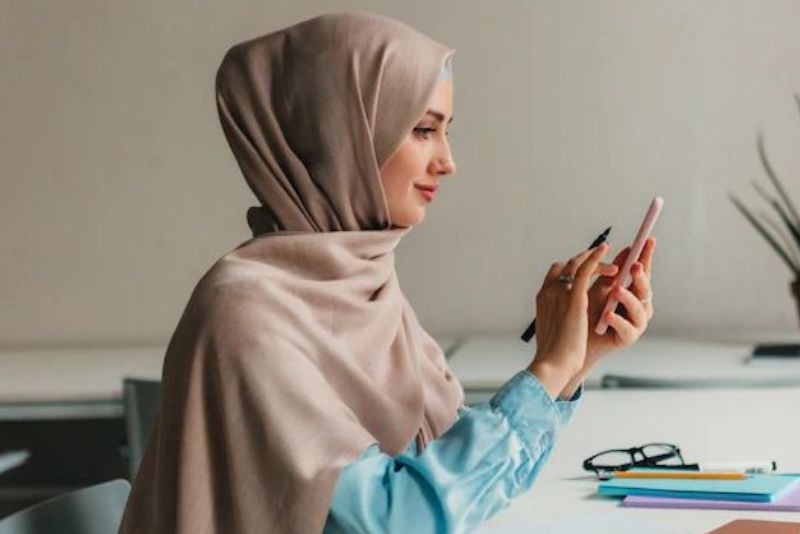 Silaturahmi Digital Saat Idul Fitri: Cara Modern Menyambung Kebersamaan di Era Digital