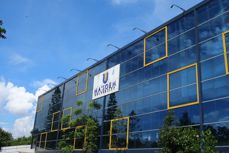 Kuliah Manajemen Bisnis Syariah di Bandung: Biaya Terjangkau, Akses Industri Nyata, dan Peluang Jadi Pengusaha