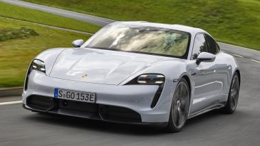 Integrasi Smartphone dalam Antarmuka Digital Porsche