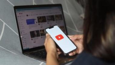 Optimasi Retargeting YouTube Ads untuk Meningkatkan Konversi dan Memperkuat Kepercayaan Audiens
