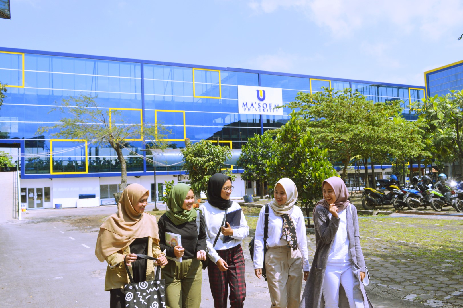 Menguasai Rantai Pasok Global: Lulusan Teknik Industri Ma'soem University, Koordinator Logistik dan Efisiensi Industri