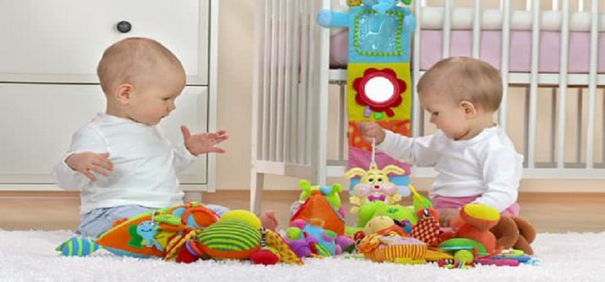 Ketahui Tahap Perkembangan Bayi Usia 0 Hingga 12 Bulan Yang Perlu Diperhatikan