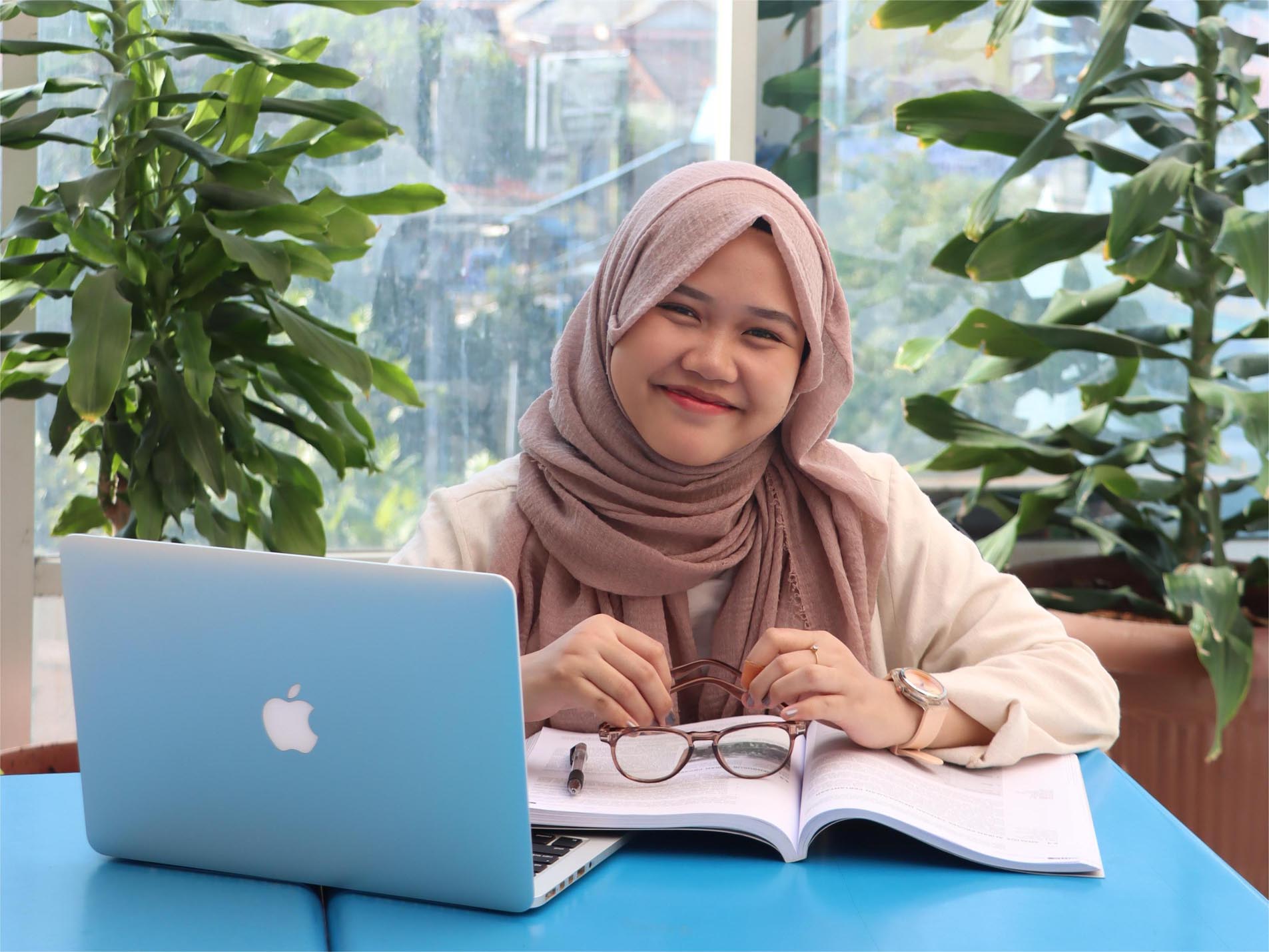 Kenapa Kuliah Jadi Kunci Tingkatkan Soft Skill & Hard Skillmu untuk Karier Profesional?