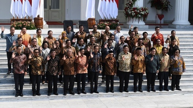 Benarkah Reshuffle Kabinet Jokowi Hanya Isapan Jempol