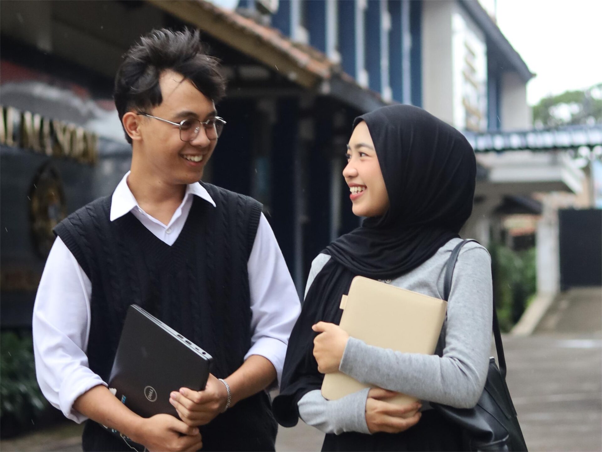 Bagaimana Digital Branding Bantu Masa Depan Karier Mahasiswa? Simak 5 Poin Krusial Ini!