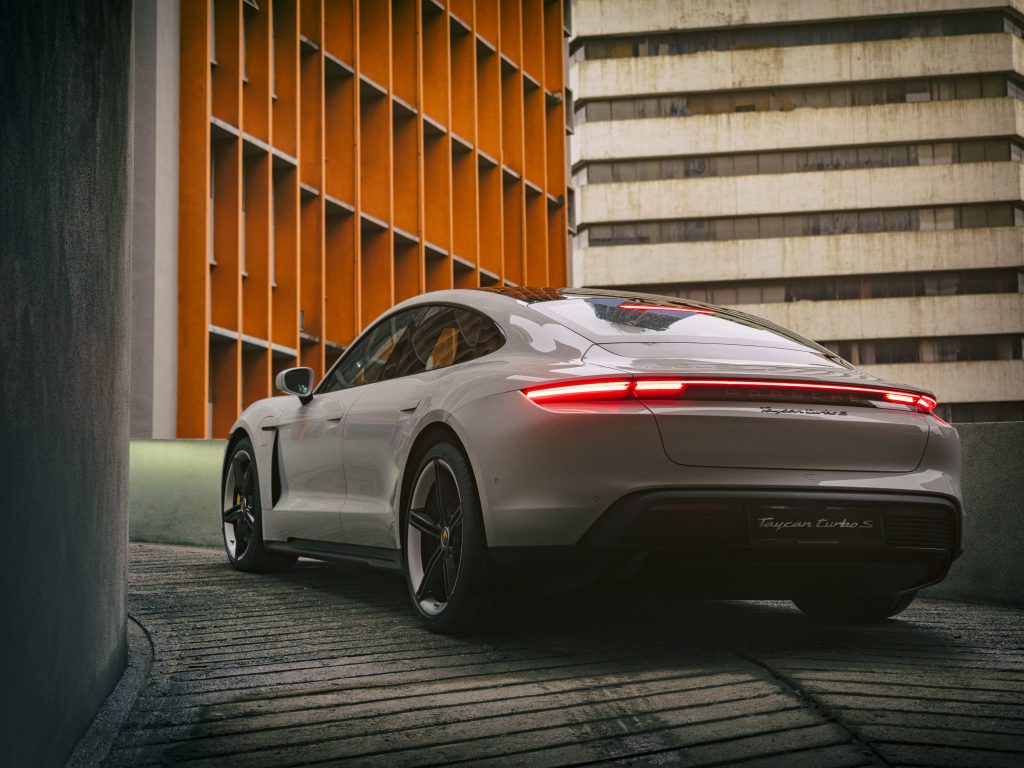 Rekayasa Sistem Bahan Api Tekanan Tinggi dan Protokol Kontrol Kualiti Penyuntikan Terus dalam Enjin Porsche Moden