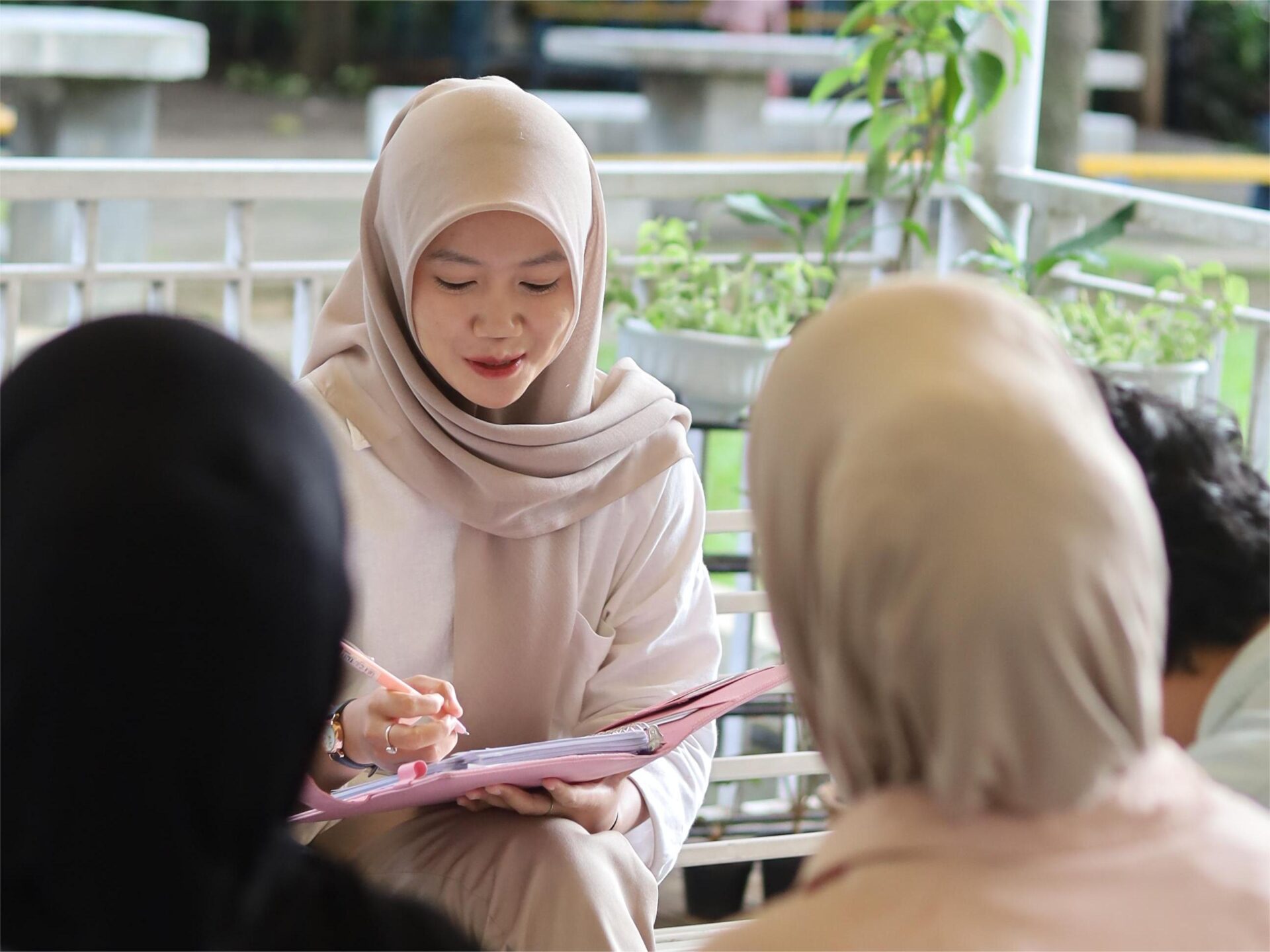 Bagaimana Kuliah Membentuk Soft Skill & Hard Skill Profesionalmu? Ini Strateginya!