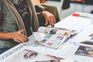 Transformasi Pemantauan Berita Bisnis melalui Inovasi Teknologi AI