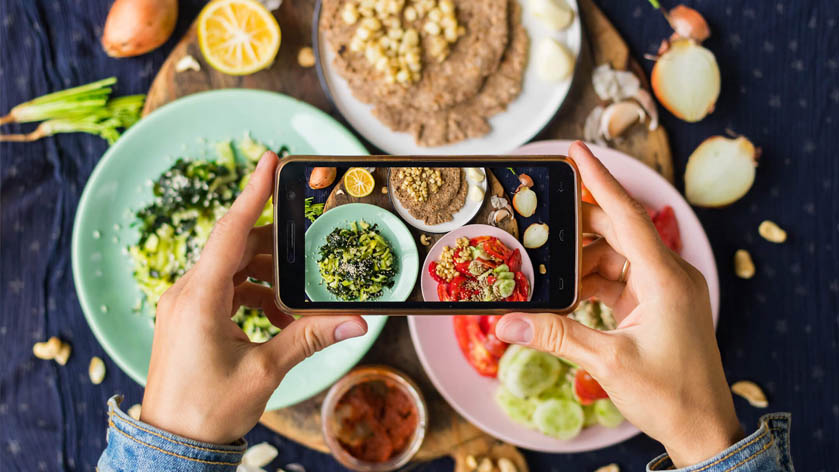 Lebih dari Sekadar Review: Peran Food Blogger dalam Industri Kuliner